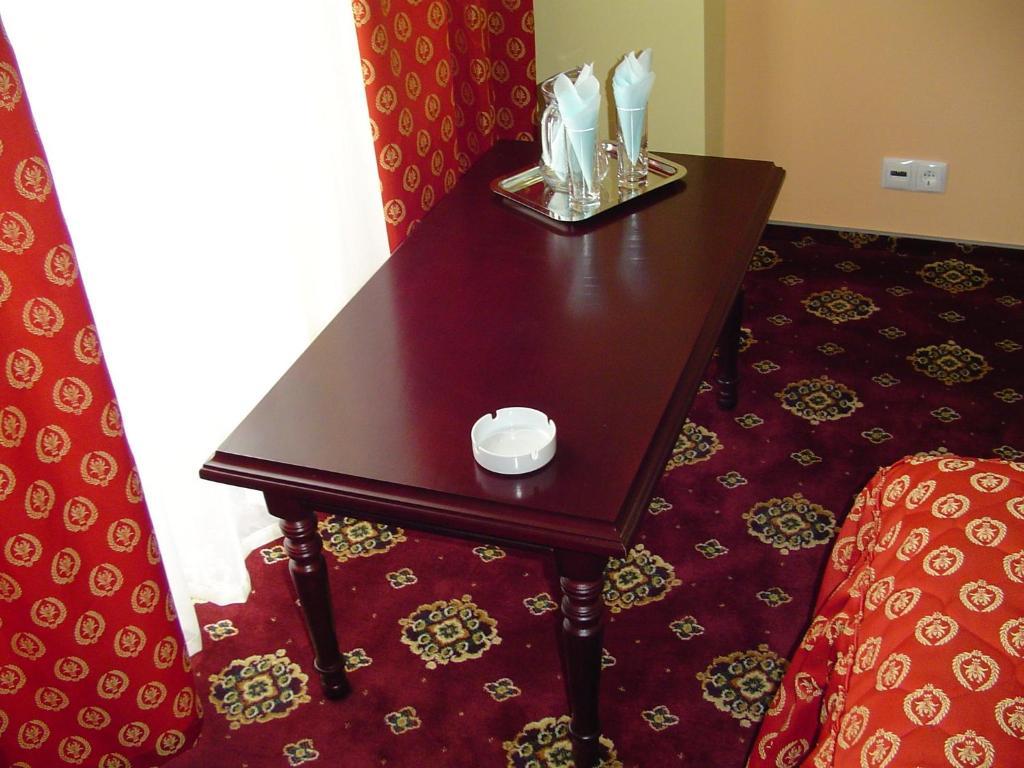 Hotel Europa Ploieşti Oda fotoğraf