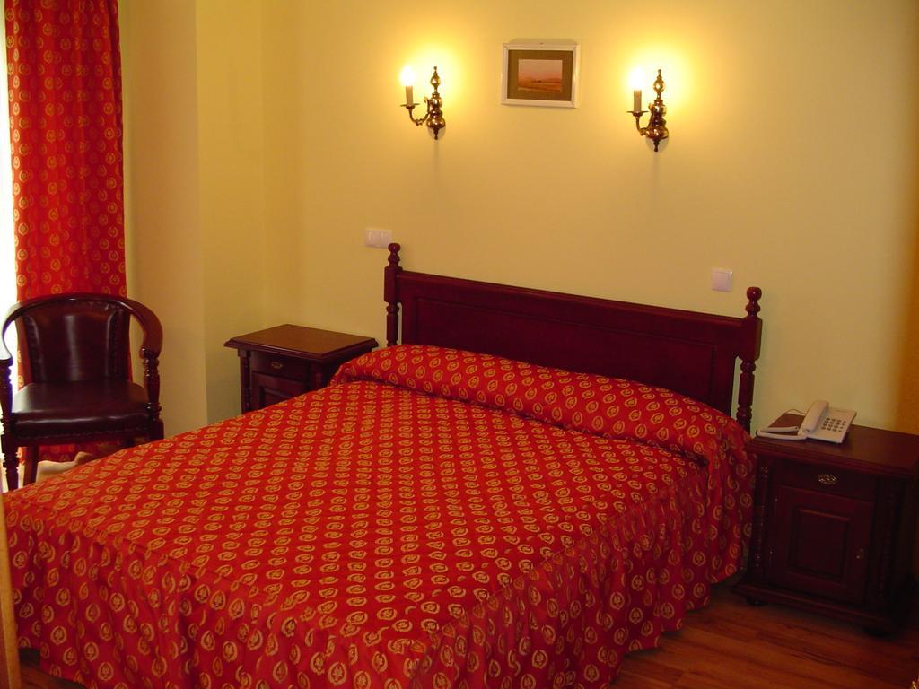 Hotel Europa Ploieşti Oda fotoğraf